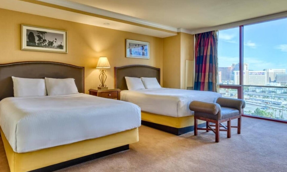 Las Vegas Hotel | 1-Bedroom Suite at a Hotel