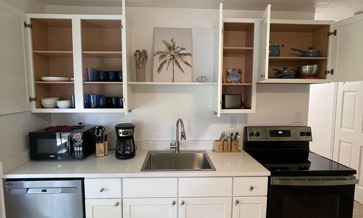Venetian Way House | 1 block to the beach, perfect!