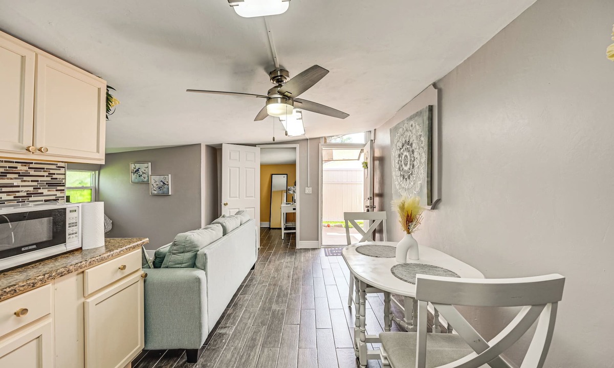 Naples Cottage | 2 Mi to Public Pool! Cozy Naples Cottage w/Patio