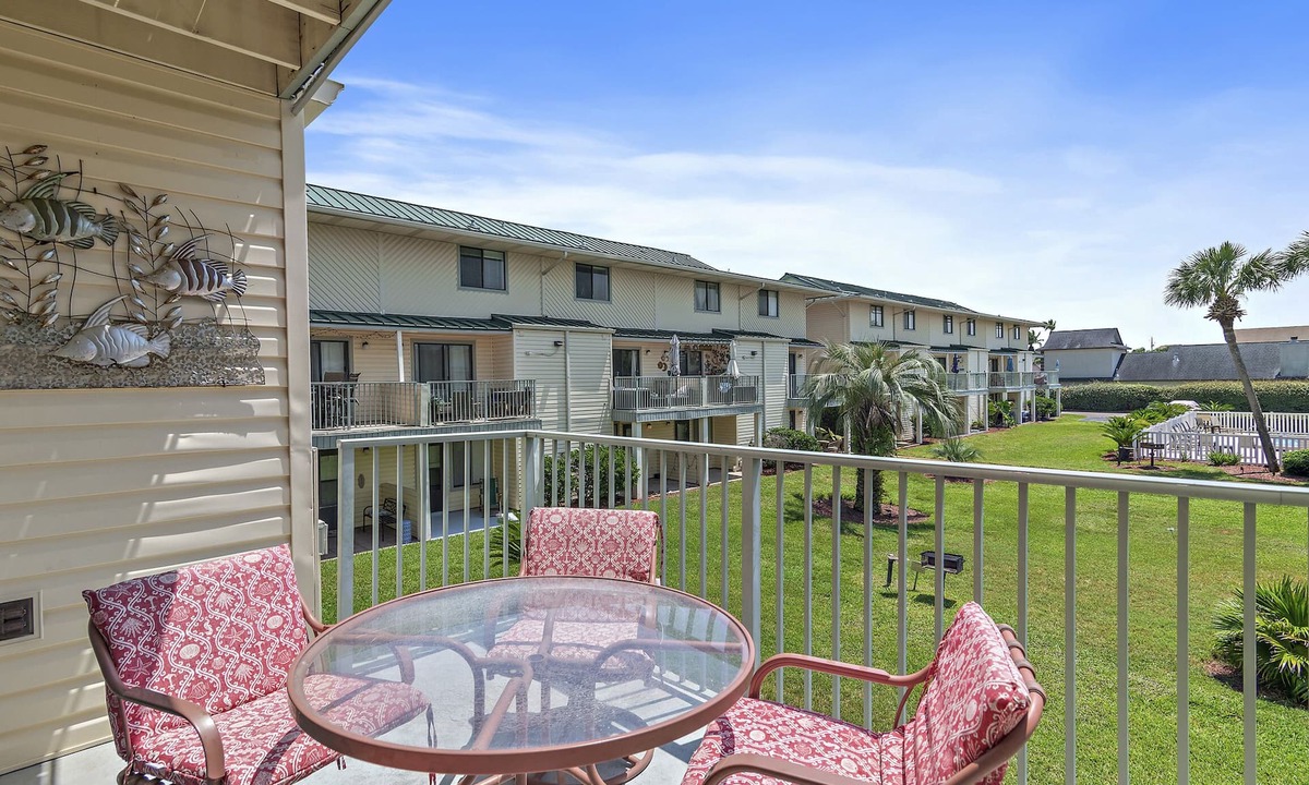 Miramar Beach House | ⭐350yds2Beach-Community Pool-Sleeps 6-2BR Sandprints C10⭐