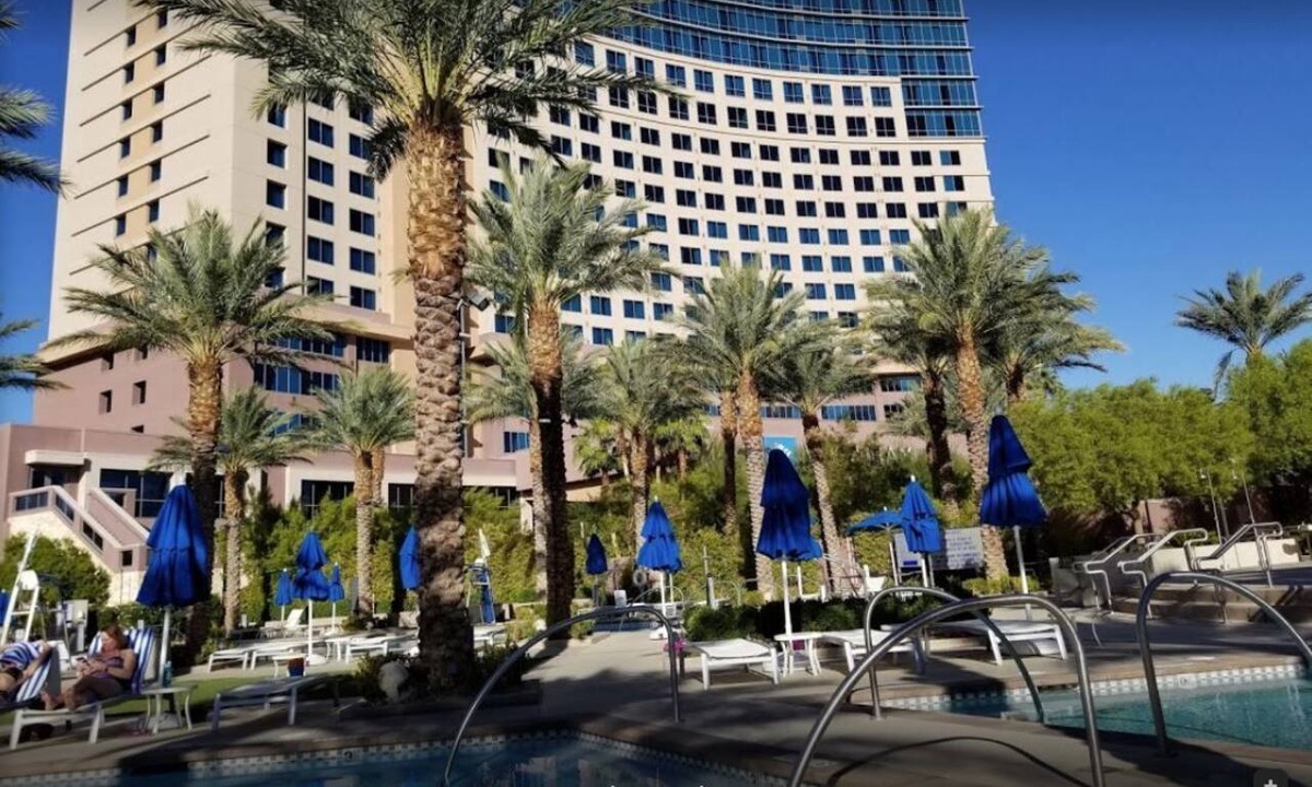 Las Vegas Condo | 3BD/Vegas - Kitchen, Margarita Mixer, and Parking!
