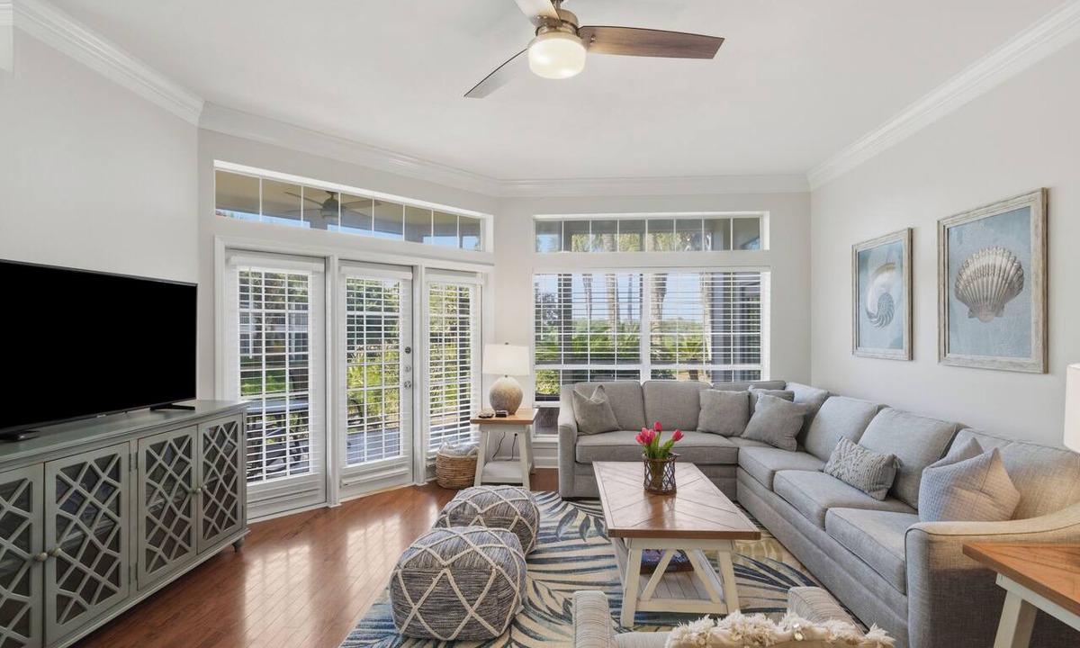 Sandestin Condo | 3BR Beach Villa Near Pool! New 6-Seater GOLF CART, Screened Porch, Beach Tram