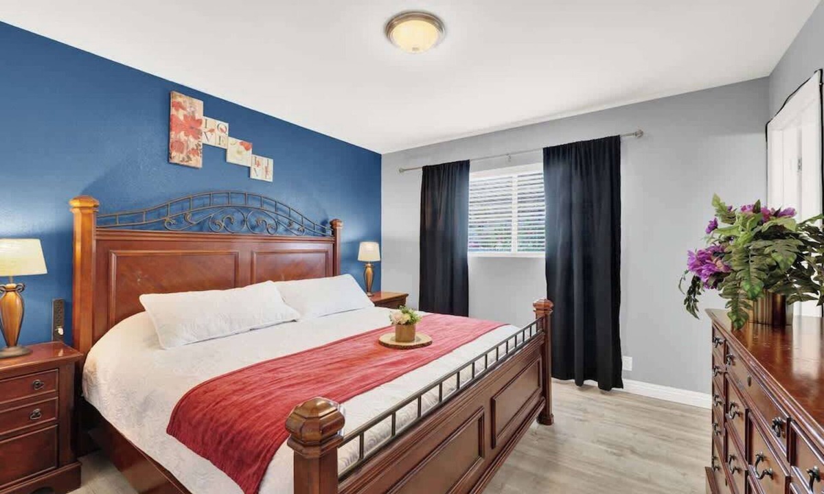 Paradise House | 3BR Retreat w/BBQ, Pool & Close to Las Vegas Fun