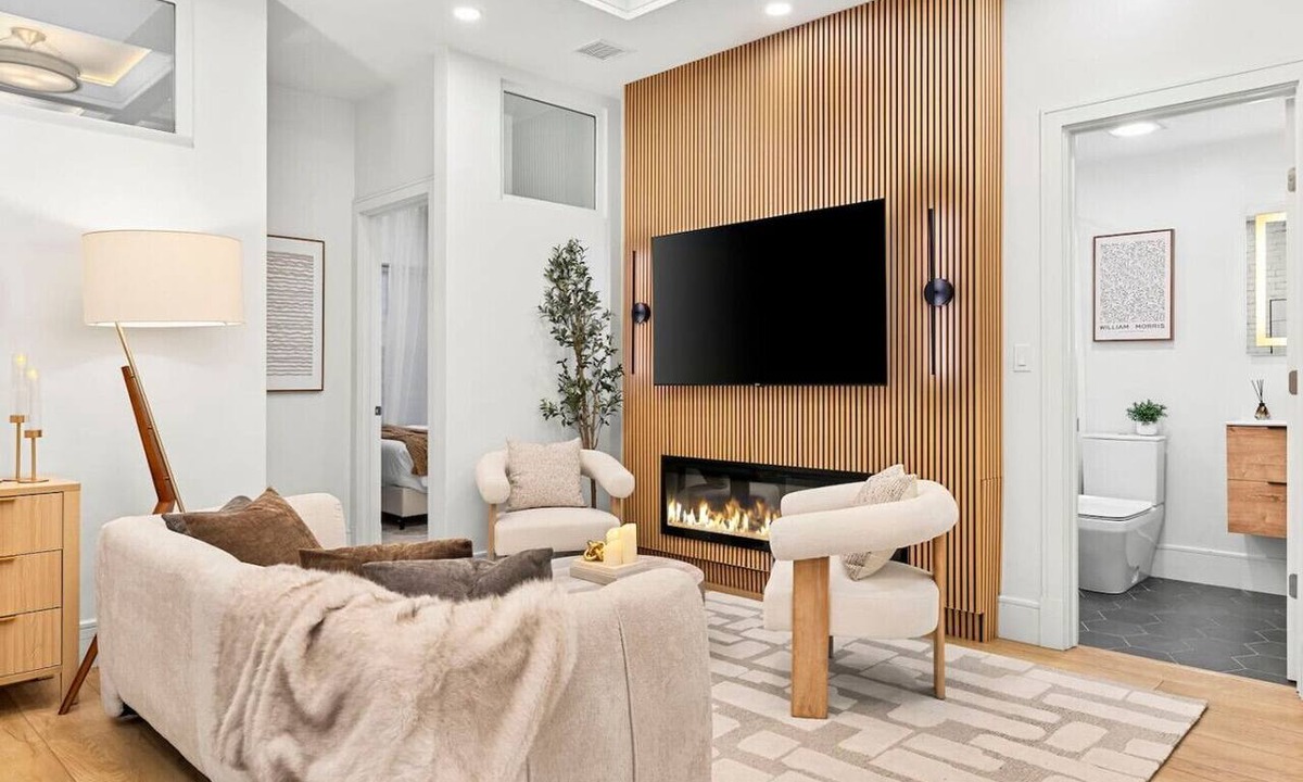 Griggs Park Condo | 4BR/4BA | Parking + Chef’s Kitchen | Near BU/BC