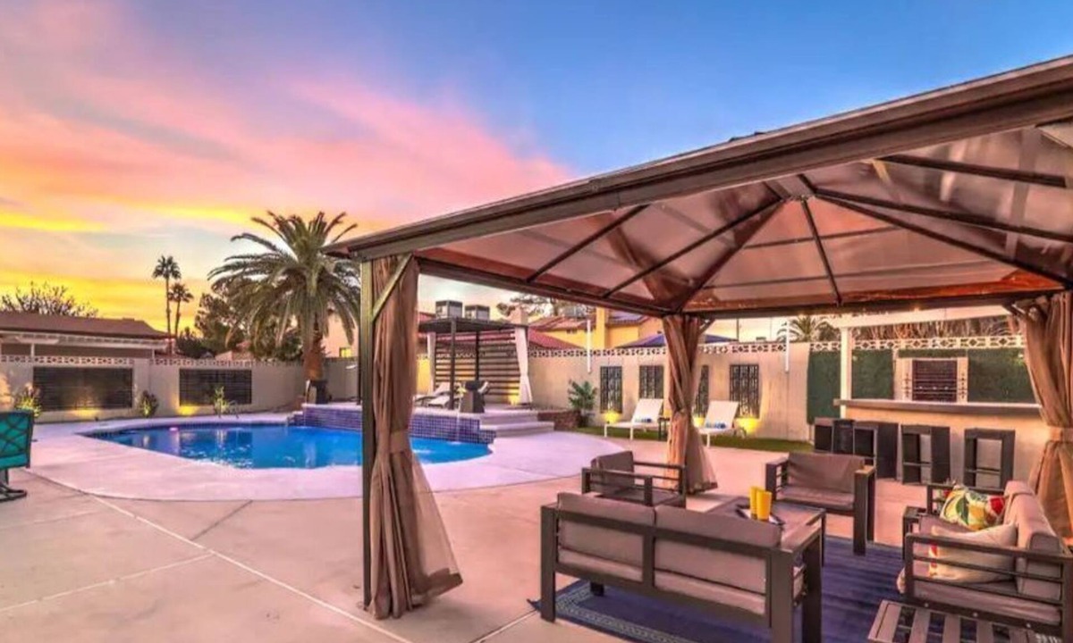 Paradise House | 4BR House Near Strip/Airport w/Pool That's a Vegas Dream House