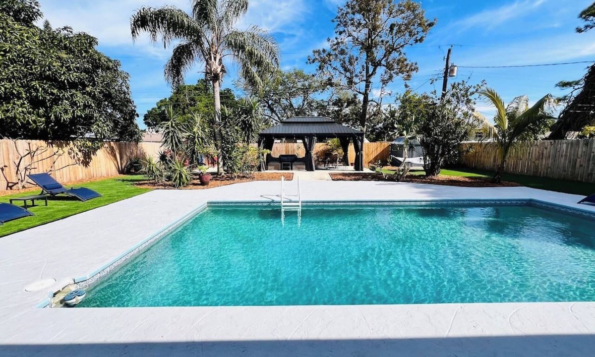Bradenton House | 4BR Oasis w/Pool & Firepit – Near AMI & IMG
