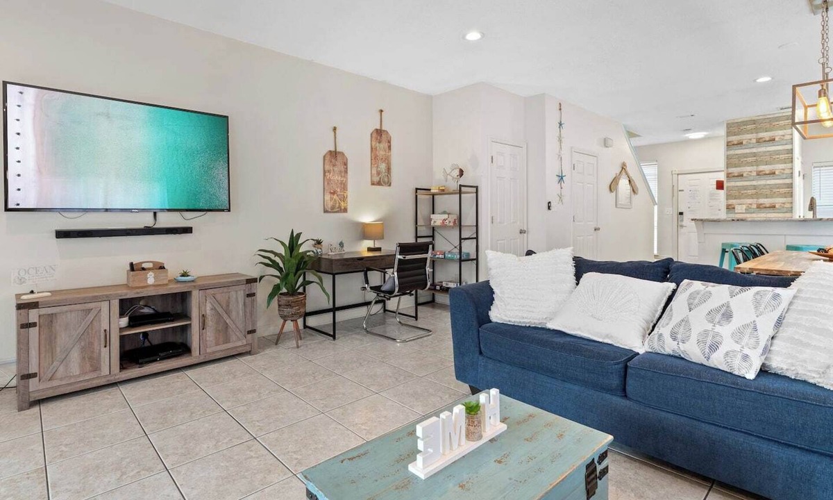 Miramar Beach House | 5-Min Walk to Beach | Pool | Loaded Game Room | Near Shops & Outlets ✨