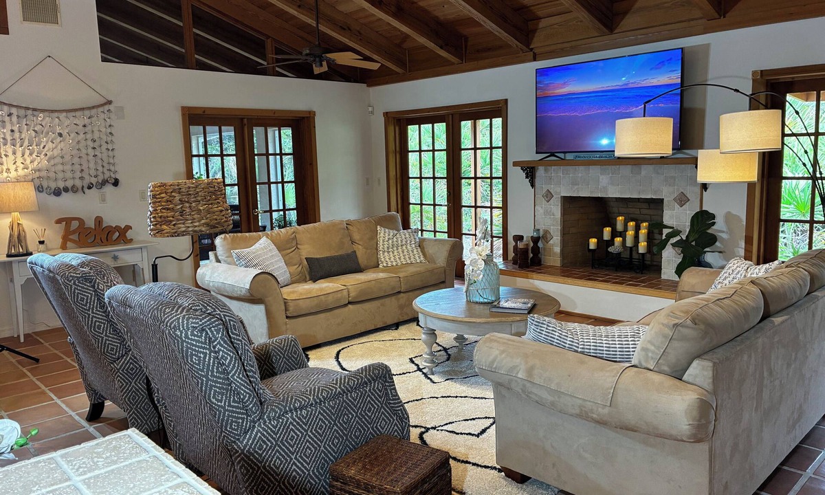 South Venice Villa | .9 mile Walk to Beach 4 Bedroom Preserve Home at Beautiful Manasota Beach