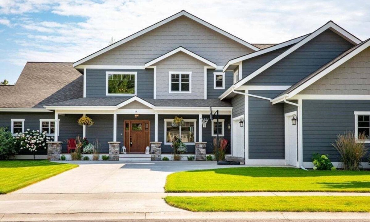 Kalispell House | Absolutely Stunning Home w/Pool Table and Hot Tub