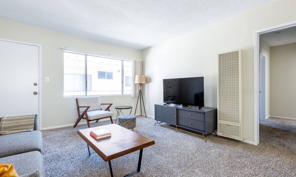 Sawtelle Apartment | Airy Brentwood 2BR, walk to Shops & Bars, by Blueground