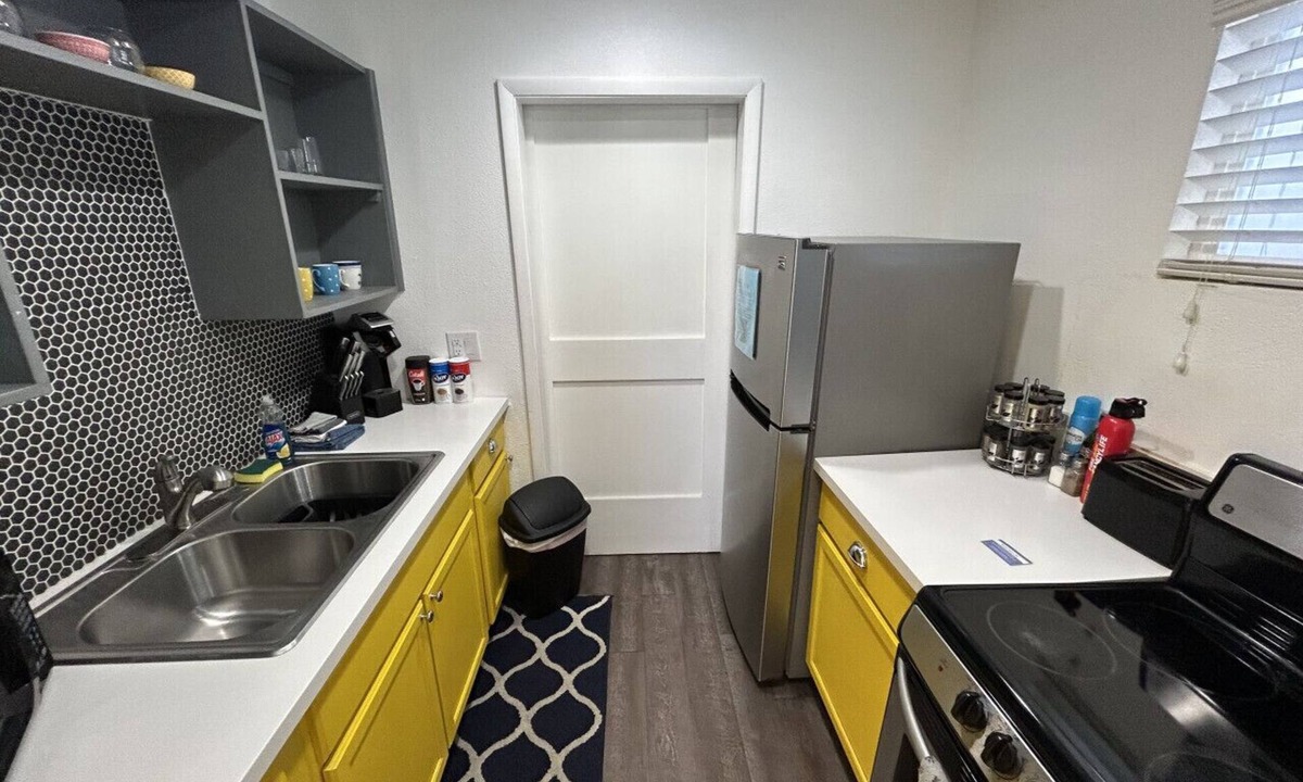Downtown Las Vegas House | Alluring #A 1 Queen by Fremont St Pets pay