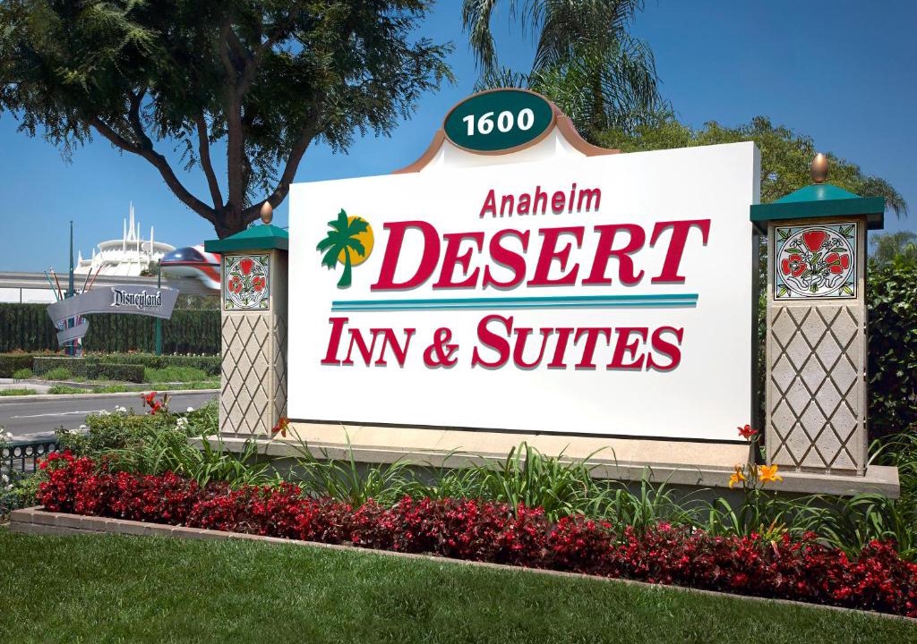 Anaheim Resort Hotel | Anaheim Desert Inn & Suites