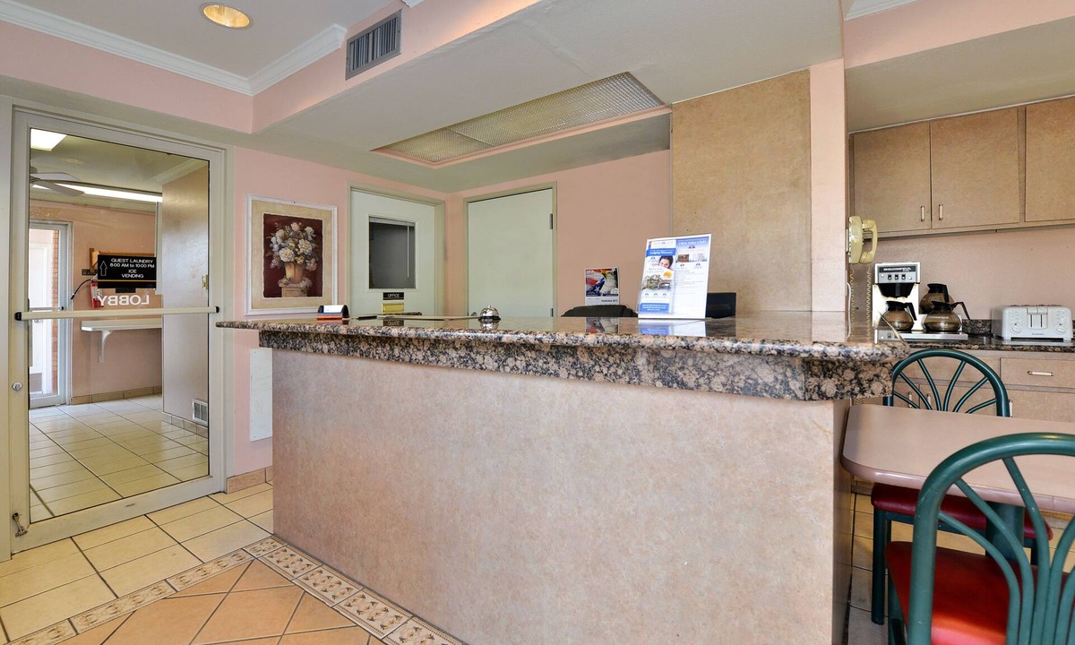 Anthony House | Anthony Inn