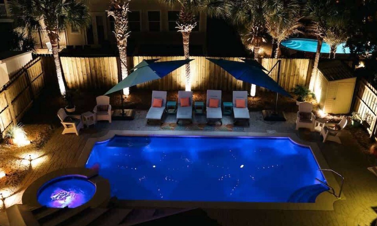 Village of Sugar Beach House | Bahama Breeze | Private Pool & Hot Tub | 4 Bikes