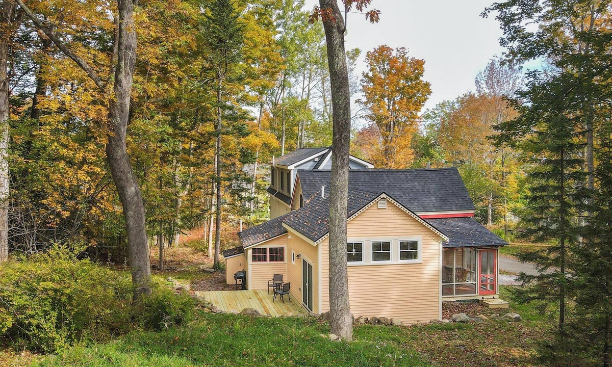 Bayside House | Bayside cottage 5 minutes to the beach and the local golf course.