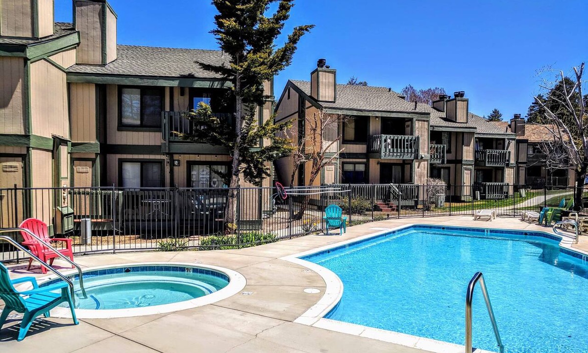 Boulder Bay Condo | Bayview - Lakefront Complex, Walk to Lake, Heated Pool