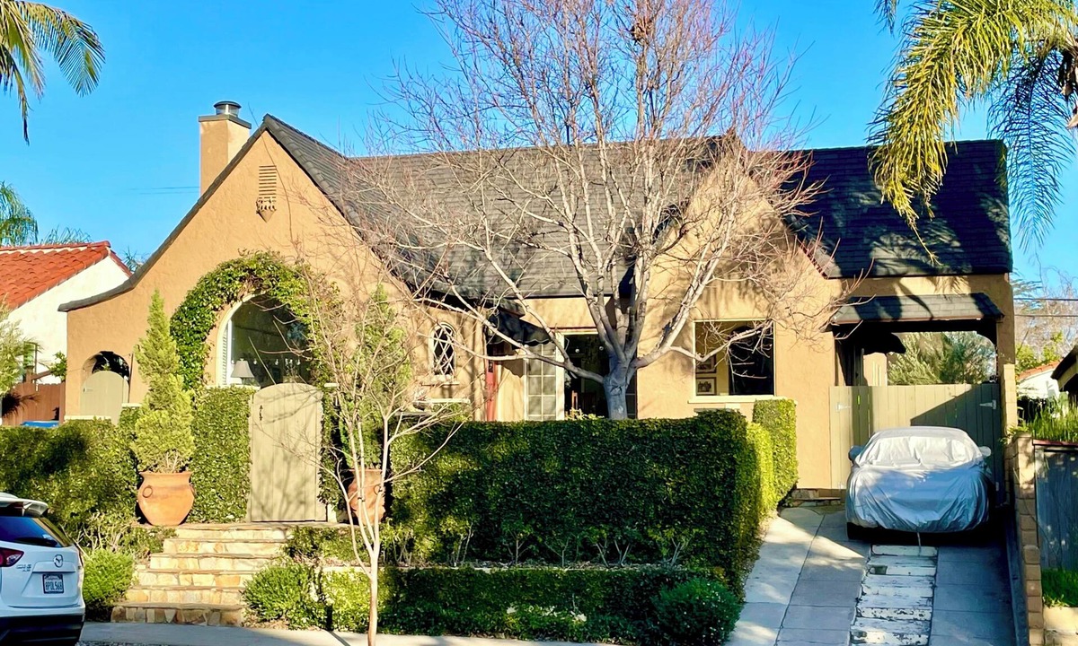 Mid-Wilshire House | BEAUTIFUL 1920s CHARMING 3-BR HOME in the HEART OF L.A.