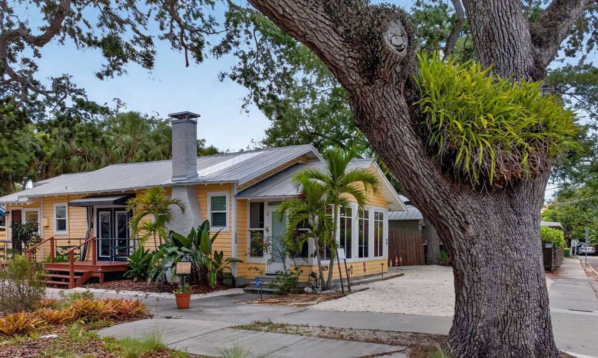 Downtown House | Beautiful Historic House in Downtown Sarasota, Walk to Downtown and Bay