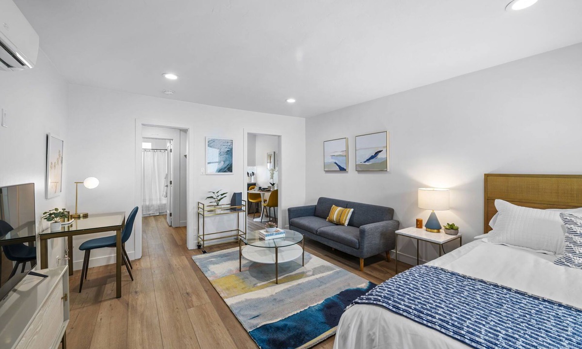 Mar Vista Apartment | Beautiful Studio in Mar Vista!