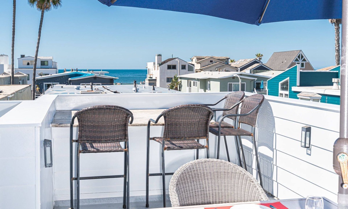 Santa Ana Heights House | Beautifully Remodeled Upstairs Beach House w/Rooftop Deck & Ocean View!