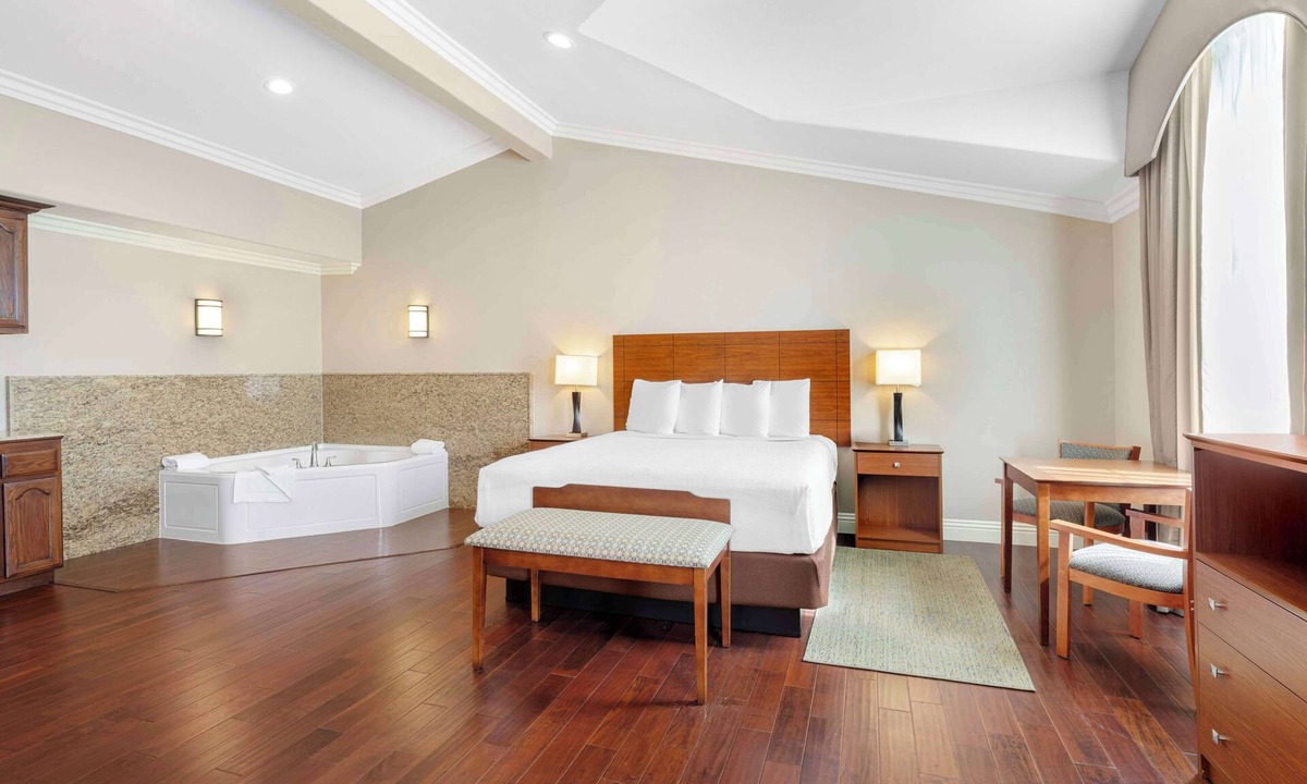 Five Points Northeast Hotel | Best Western Oxnard Inn