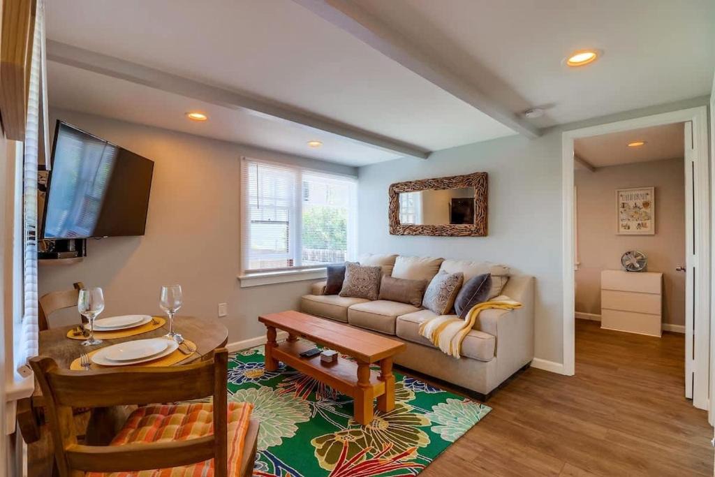 Beach Barber Tract Apartment | Bette's Bungalow