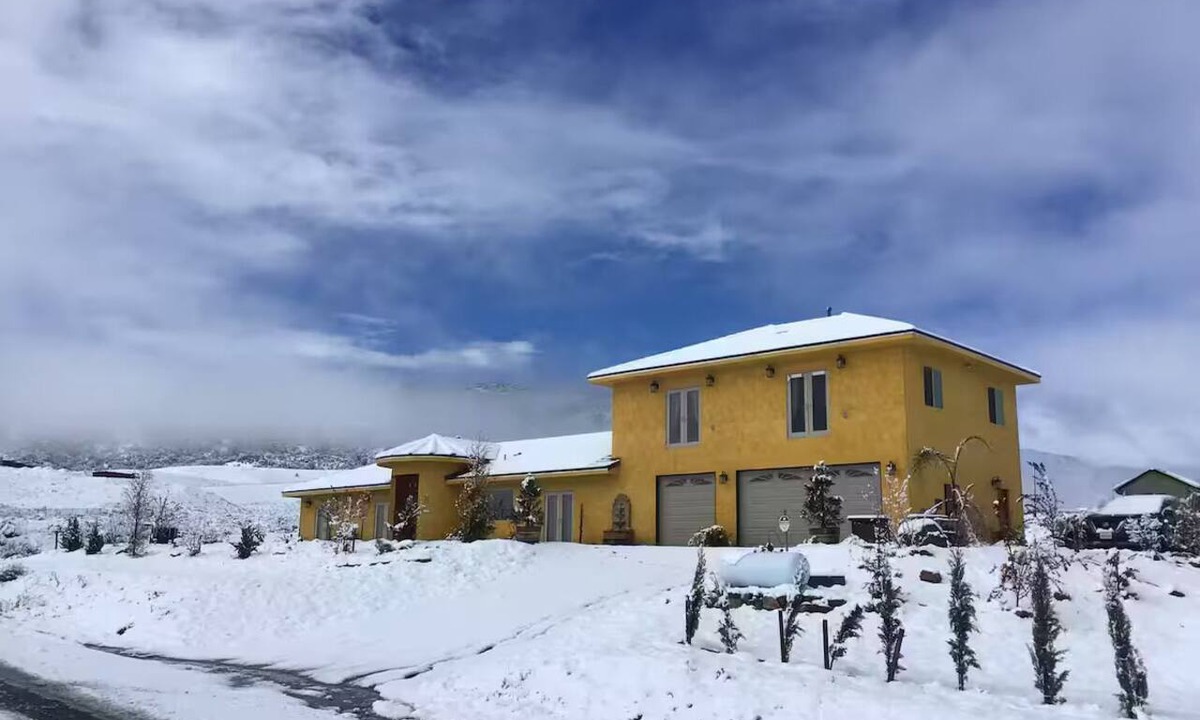 Tehachapi House | Between Vineyards and Forests: Your Refuge