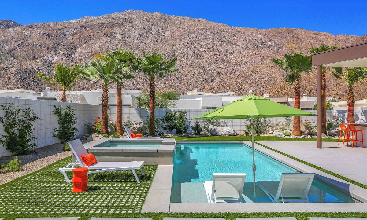 Historic Tennis Club House | Blue Skye Modern - Modern pool pad w/4 suites