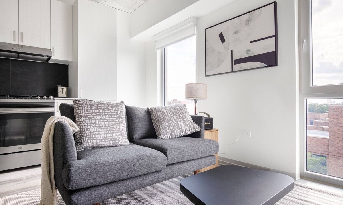 Old Town Apartment | Blueground | Old Town, rooftop, nr Lincoln Park