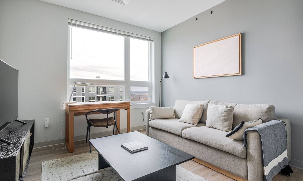 St. Elizabeth's Apartment | Blueground | St. Elizabeth's, pool, nr Boston Common