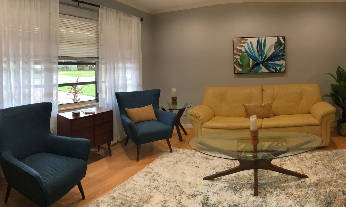 Alta Vista House | Boho Vibe 3B/2B West of S. Tuttle - 1 mile to City Center