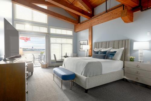 Waterfront Hotel | Boston Yacht Haven
