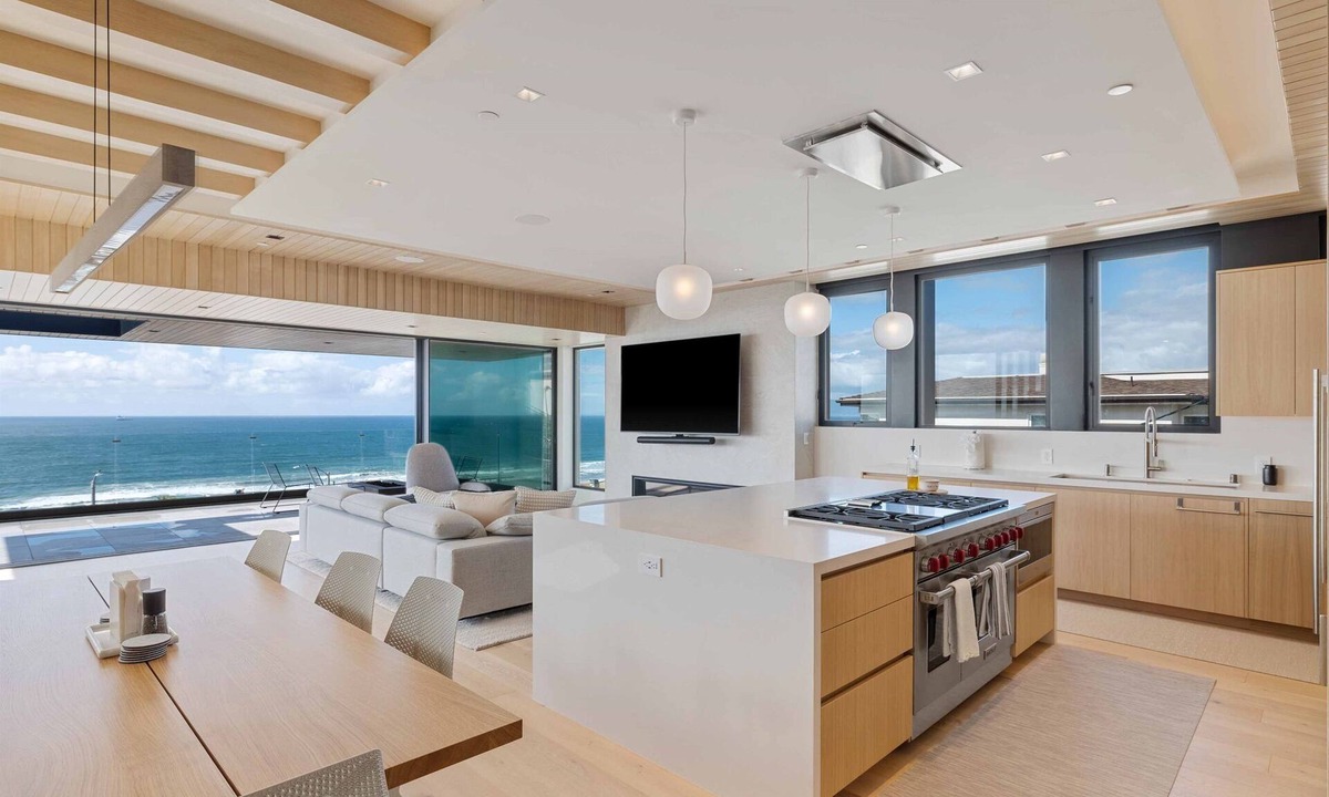 The Strand House | Brand New Modern House with Incredible View! Short Walk from the Beach