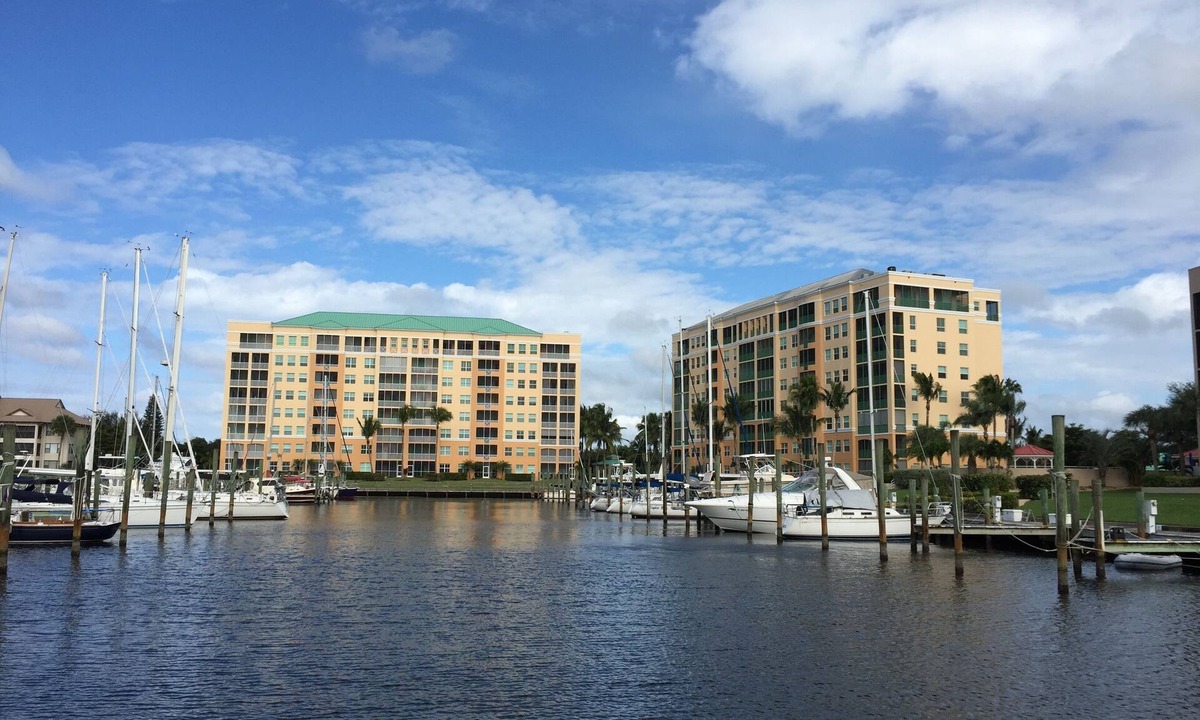 Burnt Store Marina Condo | Burnt Store Marina- Harbor Towers, 2BR, Gulf View, Pool & Marina, Screen Lanai