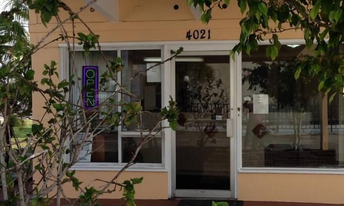 Indian Beach Sapphire Shores Hotel | Cadillac Motel