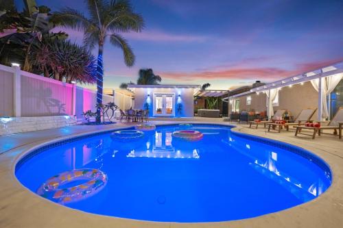 San Carlos House | California Dreamin Resort-Style Pool House