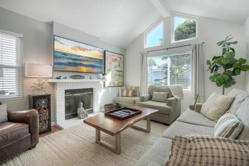 Aviara House | Carlsbad Coastal Cottage — Private Patio + Gated Pool & Spa in Minutes to the Beach!