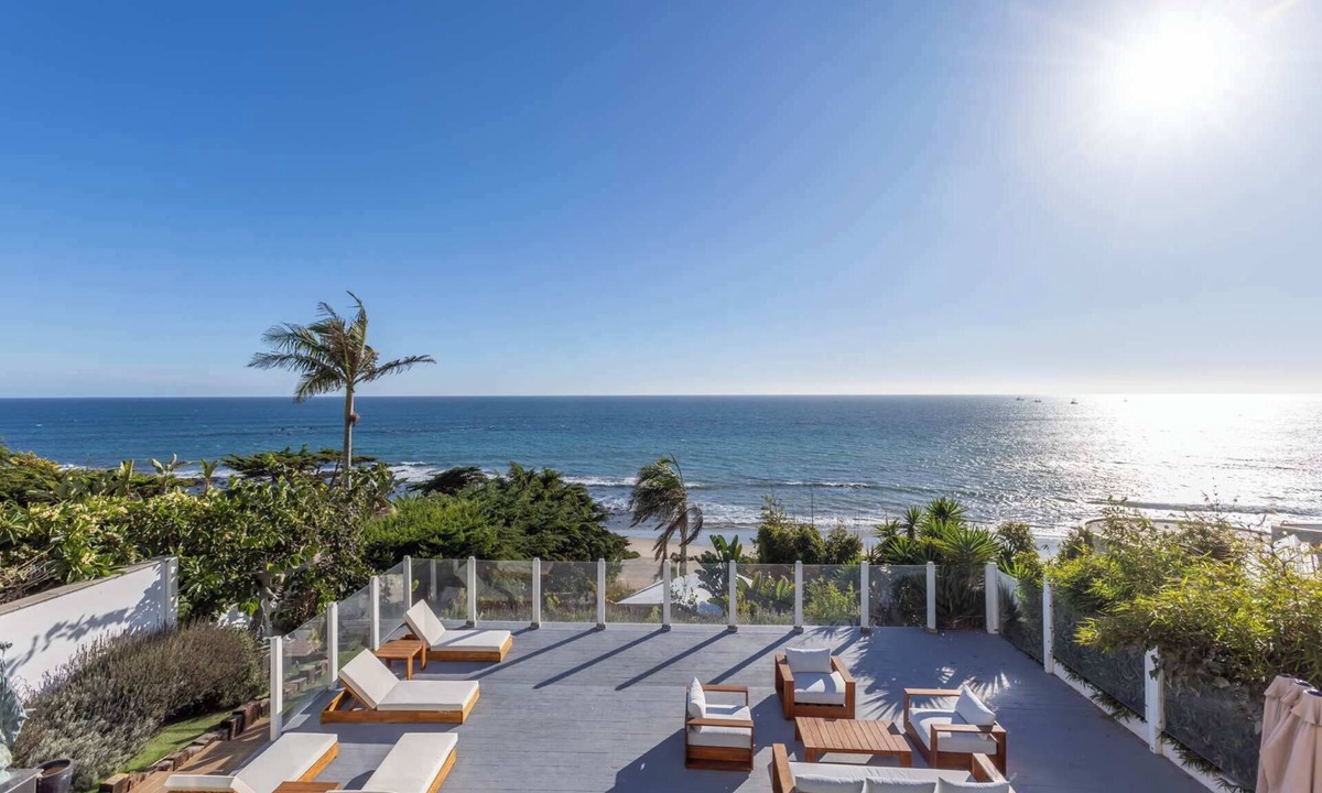 Malibu House | Casa Azul by Oraklus