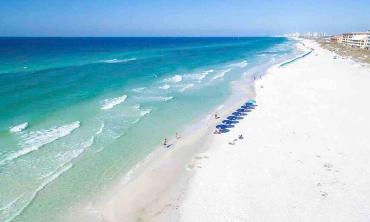 Crystal Shores House | Casa Bella Luxury Experience Amenities Galore