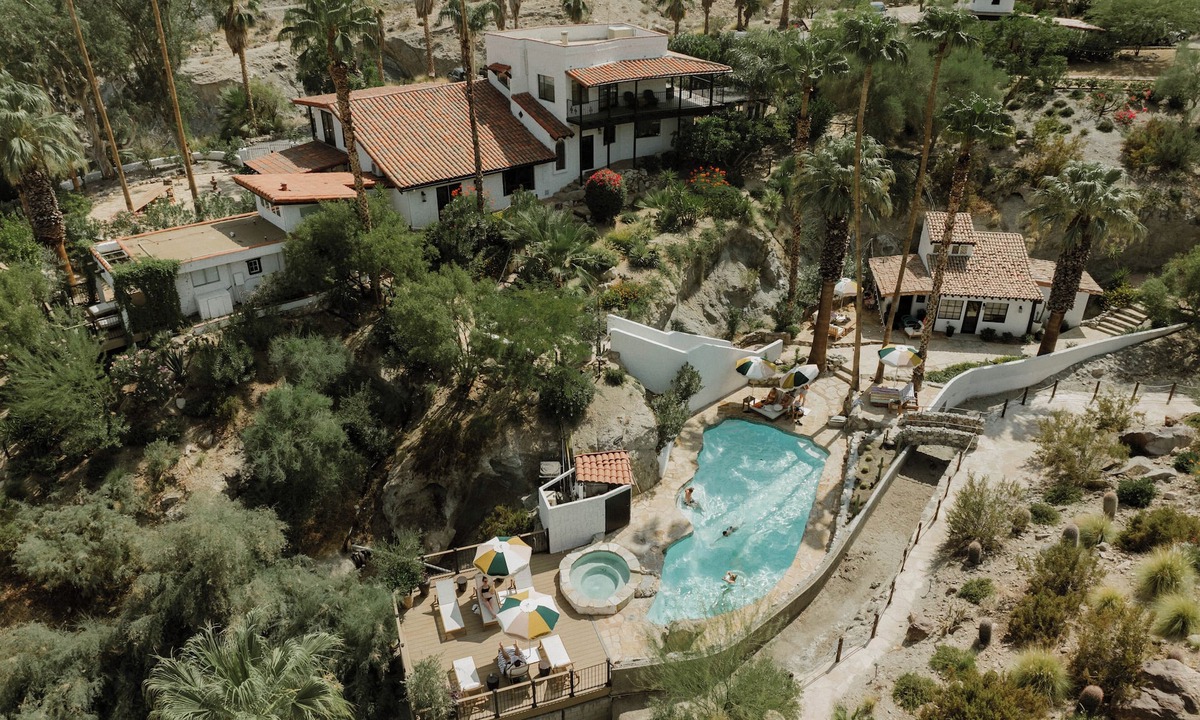 Palm Desert House | Casa Tierra · Bobby Berk's Designed Desert Estate