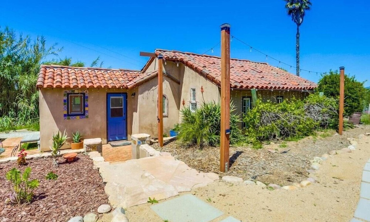 Escondido Cottage | Casita in the Vineyard. Privacy & Beauty combine.