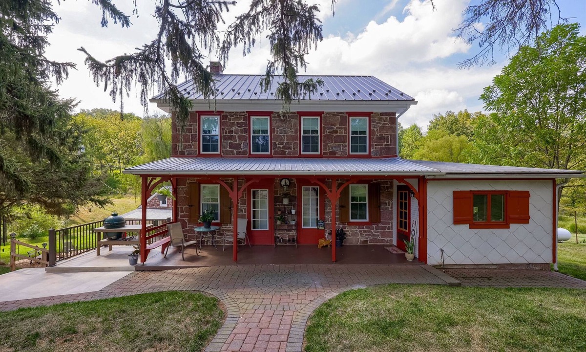 Mohnton House | Cedar Glen Farmhouse 1800s Stone Retreat