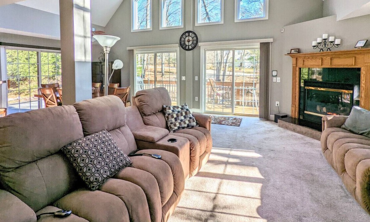 Lake Harmony Estates Ski Chalet | Chalet w/ Fire pit, Wrap-around Deck, Lake Access