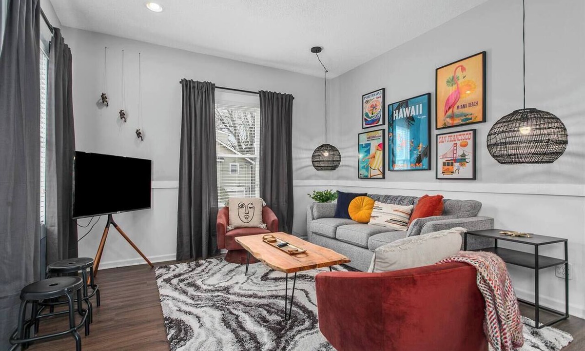 Rosedale Apartment | Charming 2 Bdrm Home Near KU | Fully Stocked! 17