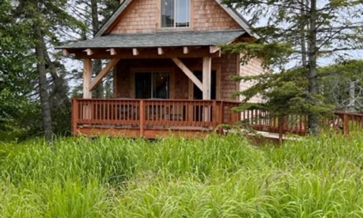 Homer Cottage | Charming 2-bedroom cottage in Homer perfect for relaxing stays.