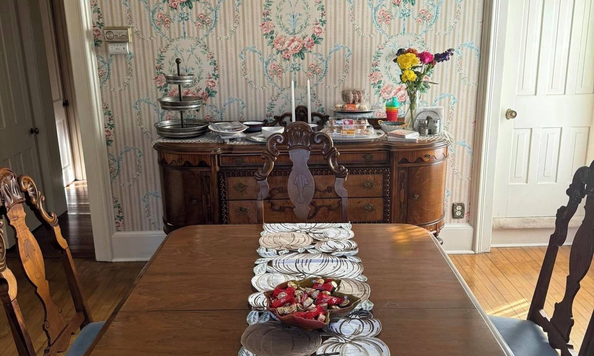 Monroe Bed & Breakfast | Charming 4-bedroom bed & breakfast in delightful Monroe with WiFi, AC