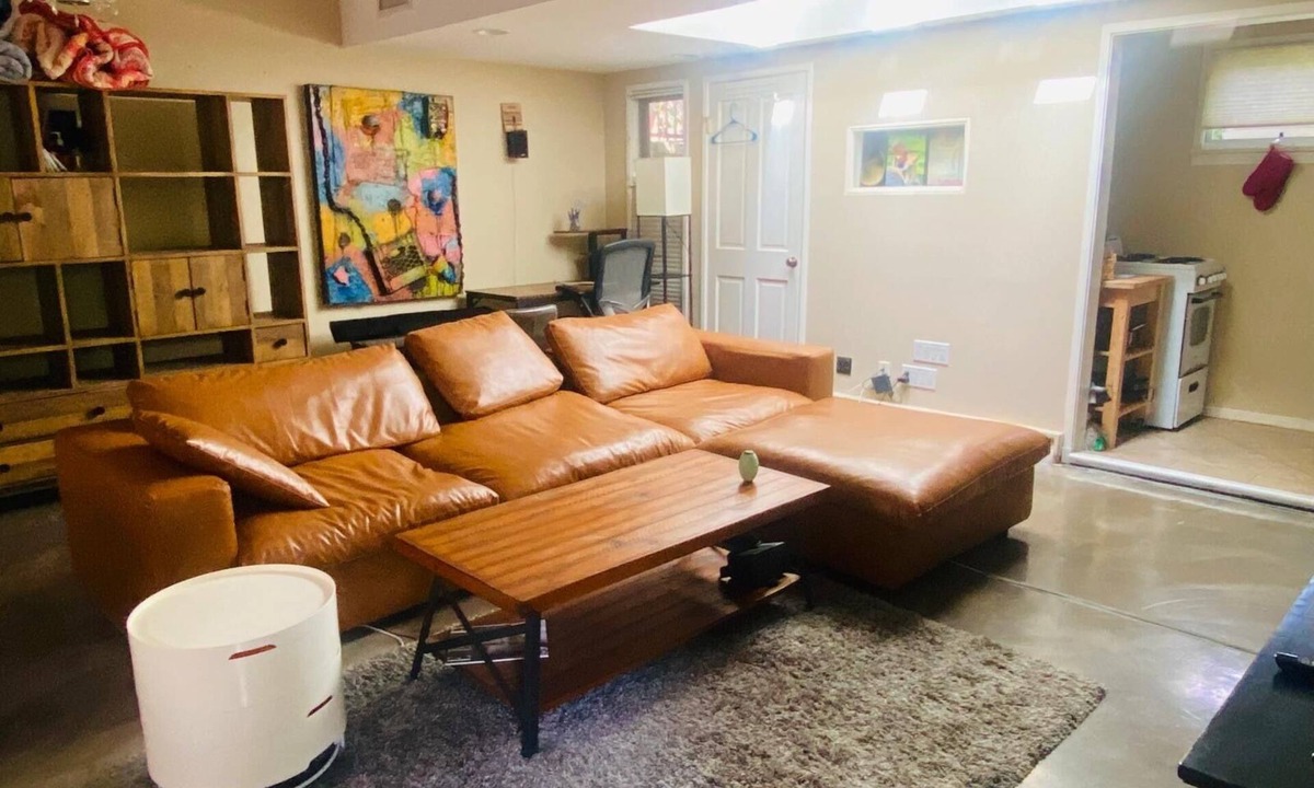 Hollywood House | Charming Bungalow in West Hollywood Foothills - walk everywhere!