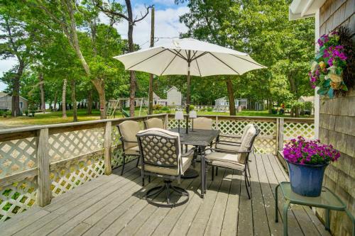 Monomoscoy Island House | Charming Cape Cod Water-View Cottage
