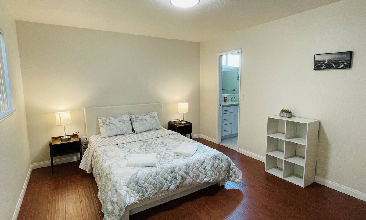 Fontana House | Cheerful home,4bedrooms,6beds,2baths,TV,Central AC