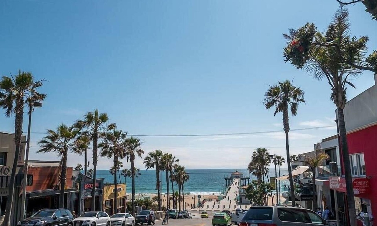 El Porto Apartment | Chic 2BR Family Retreat in Manhattan Beach